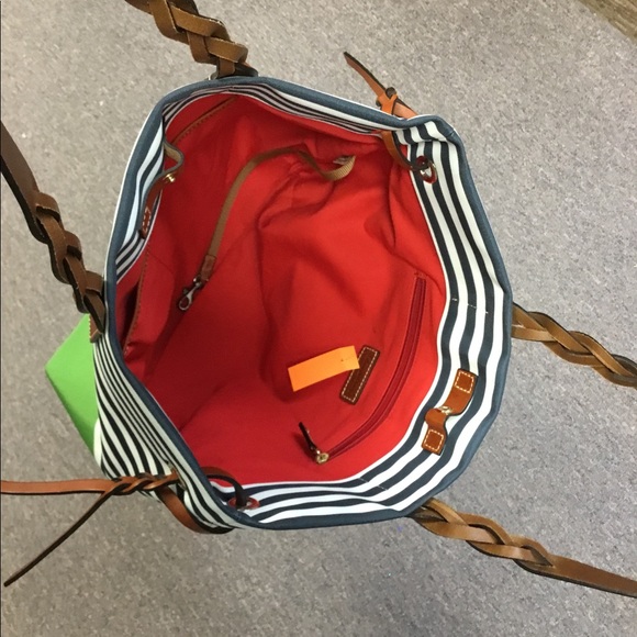 Sold Dooney & Bourke Tote - Picture 7 of 8